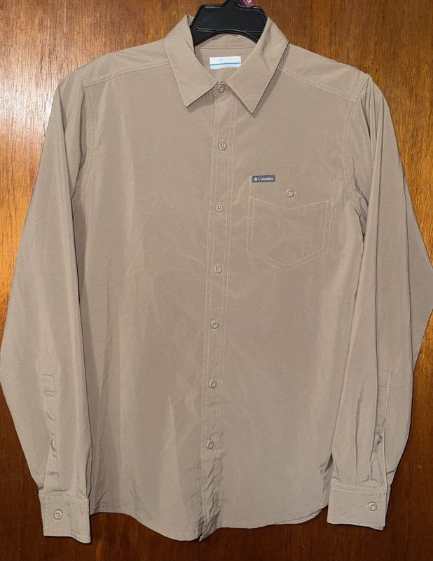 EUC Men's Columbia Lt Brown Polyester Blend Button Front Outdoors Shirt - Small