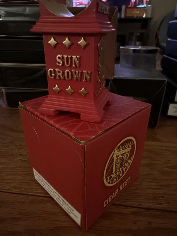 Undercrown Sun Grown Cigar rest holder Drew Estate New in box. Discontinued
