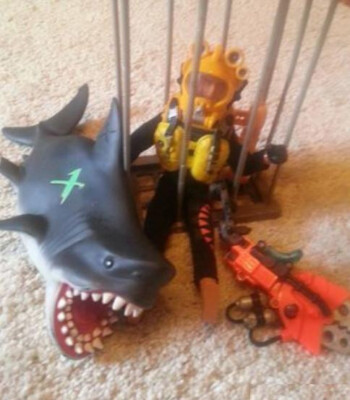 Figurine Action Man Hasbro - Scaphandrier Avec Requin Et Cage - Occasion