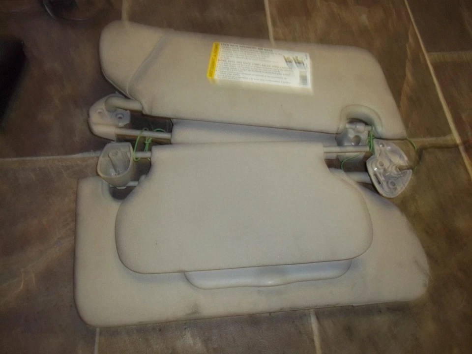 Cadillac DTS 2008 2009 2010 2011 PARASOLES PARA CONDUCTORES Y PASAJEROS AMBOS CONJUNTOS PAR Foto 2 de 4