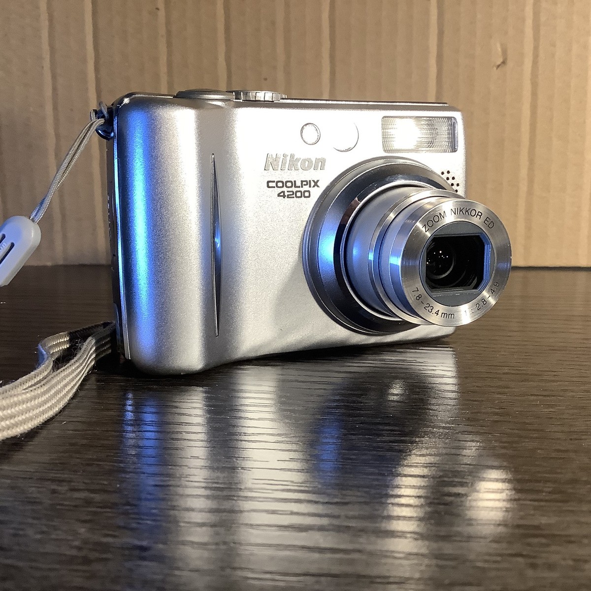 Nikon COOLPIX 5200 - オールドコンデジの味わいを楽しむ一台！ 【公式