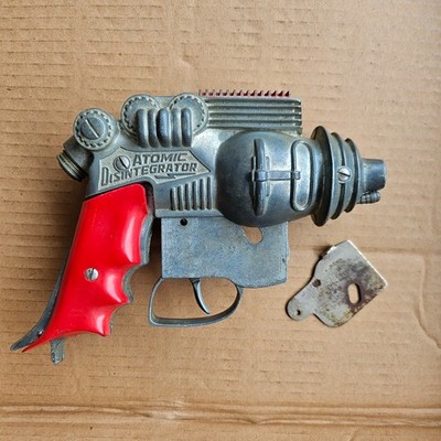 Vintage Rare 1950s Hubley Atomic Disintegrator Space Ray Cap Pop Robot Toy 