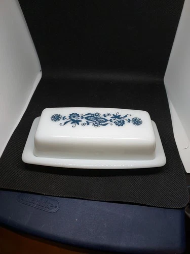 Vintage Pyrex Covered Butter Dish In Old Town Blue
