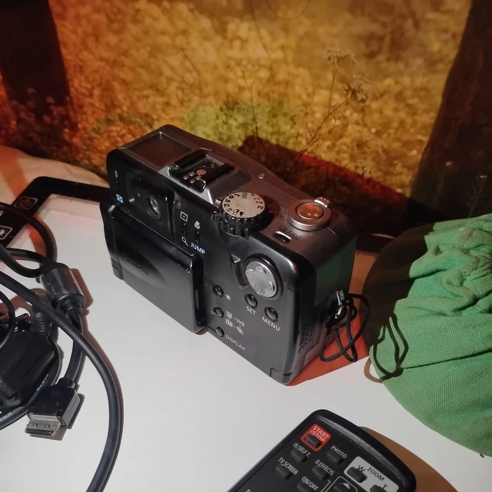 佳能 Powershot G1 PC1004 330 万像素 相机 CCD 传感器 W Vivitar Flash 550FD 未测试 — 第 2/4 张图片