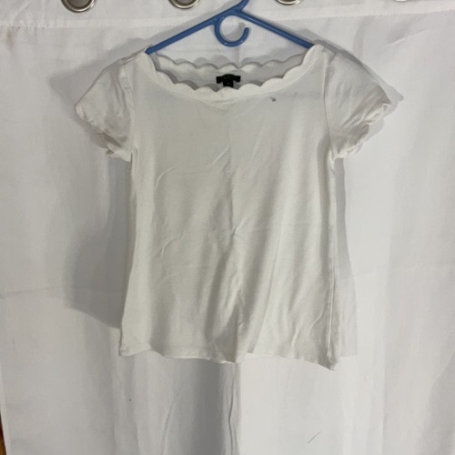 Ann Taylor Loft Petite White Scallop Neck Tee XSP · Used