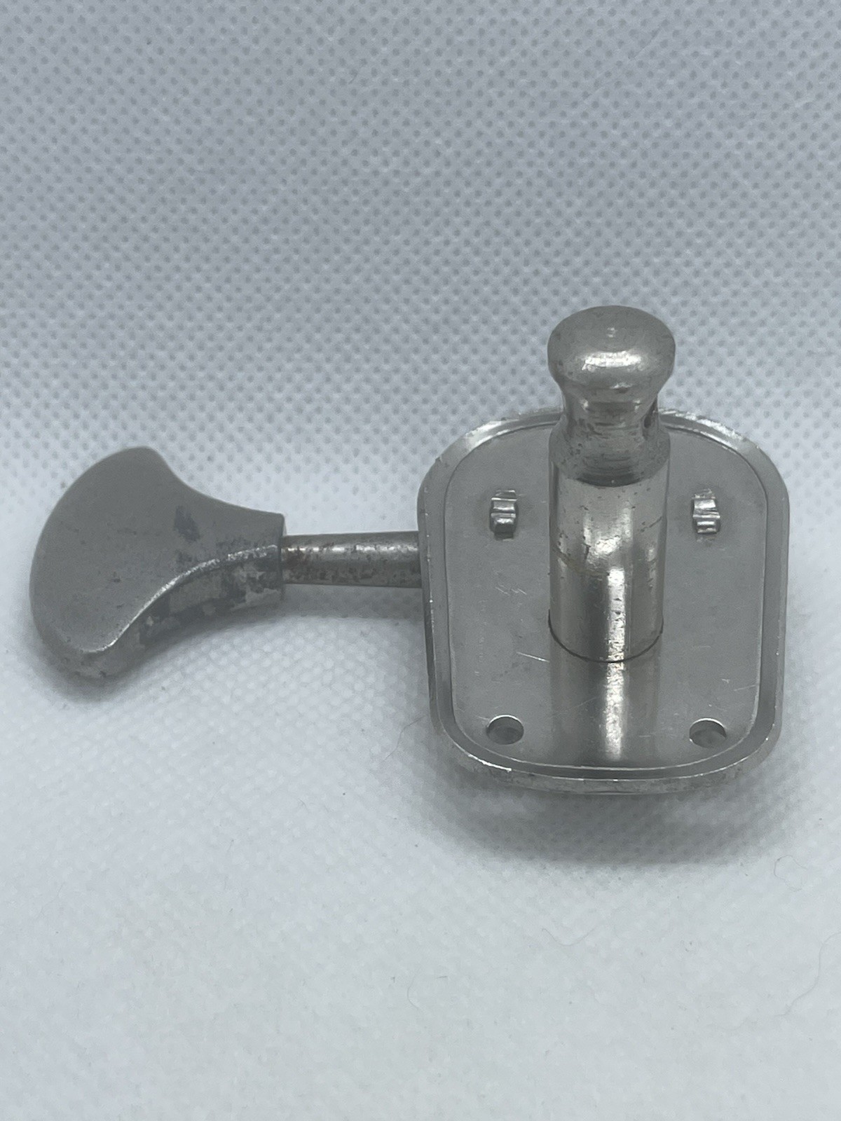 Crucianelli Elite 702B Bass 1960s Sunburst Vox Cougar V214 Bass Side Tuning Key