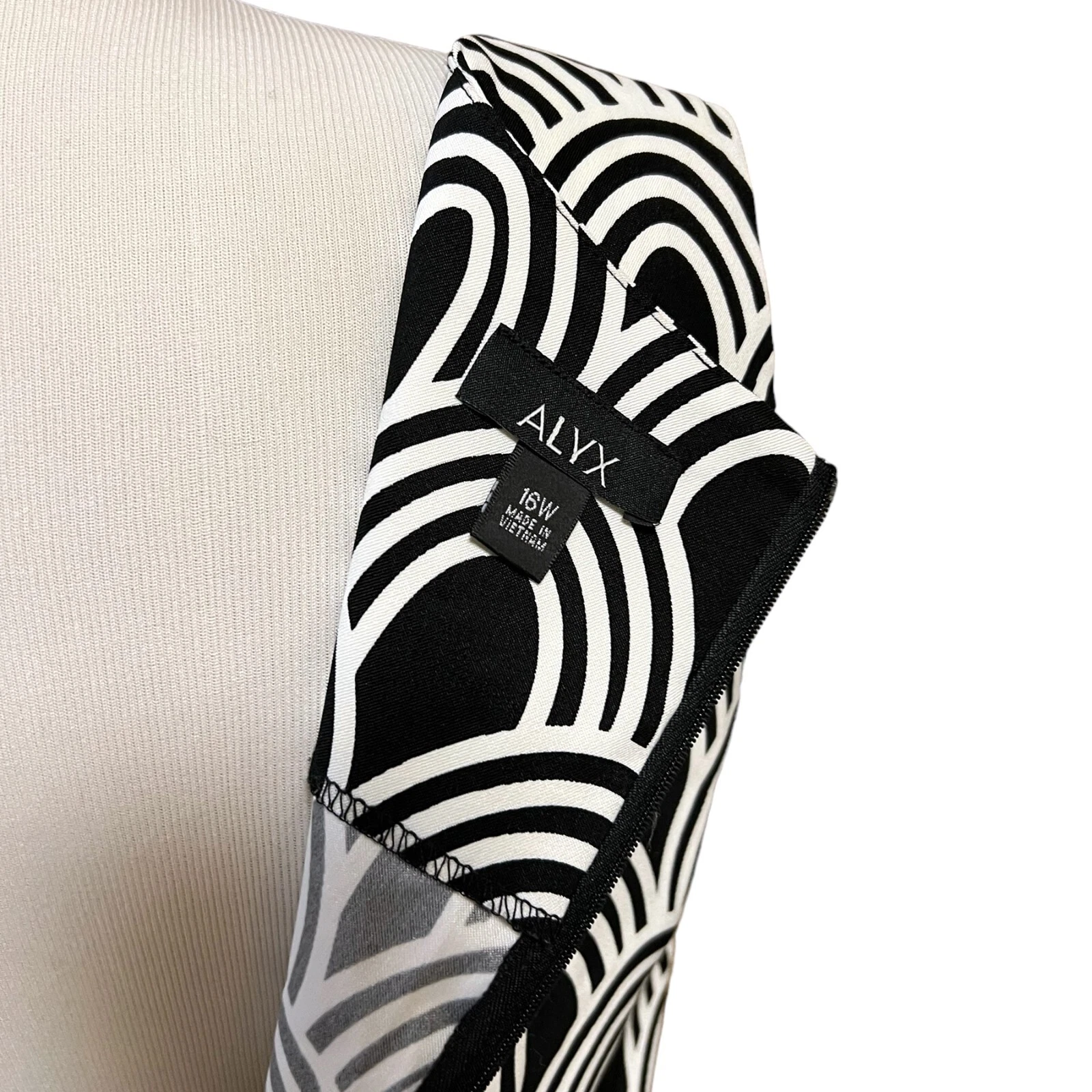 Alyx Womens Size 16W Sheath Dress Sleeveless Black White Geometric ...