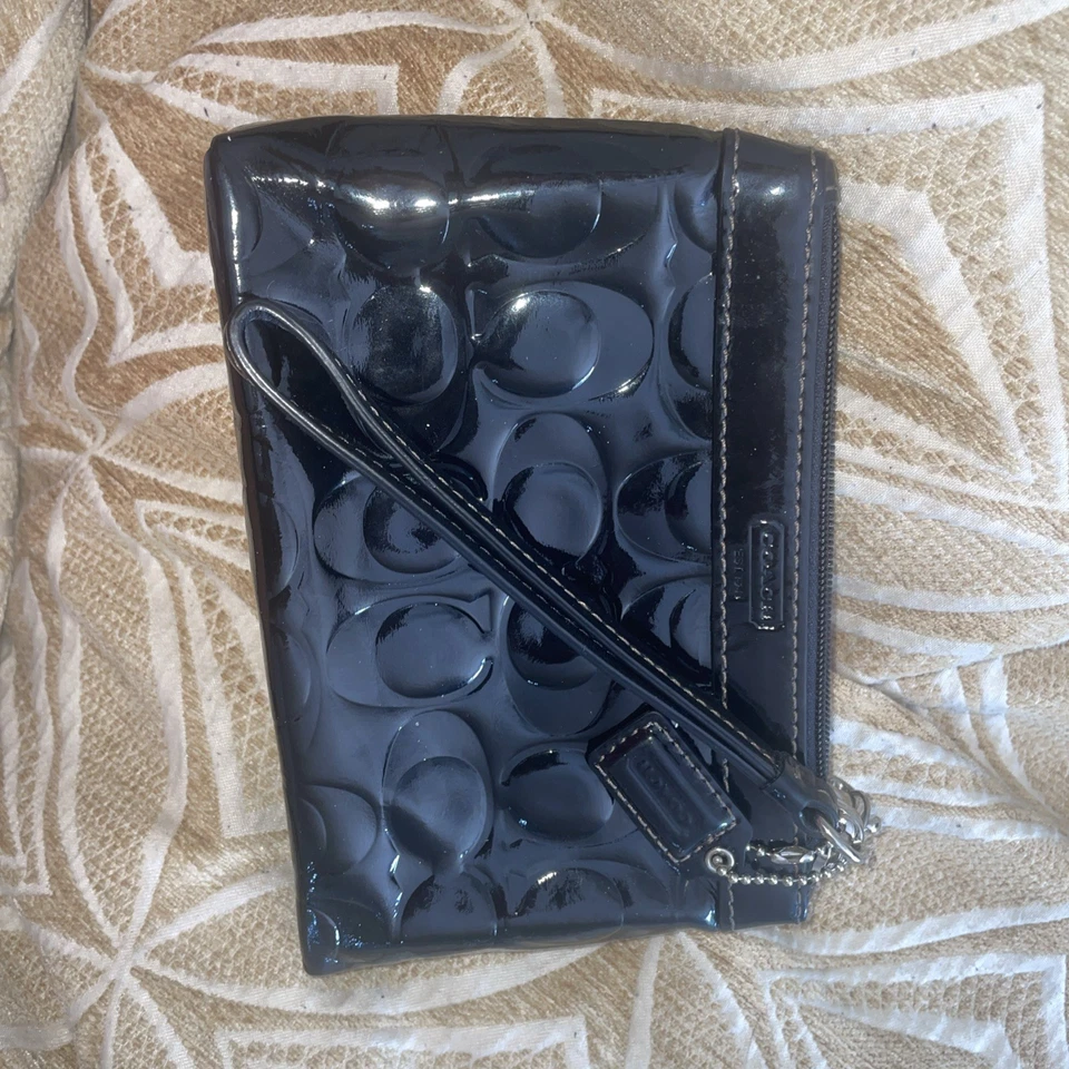 Coach Signature Stitch Black Patent Leather Wristlet Wallet Clutch EUC - Image 2 of 4