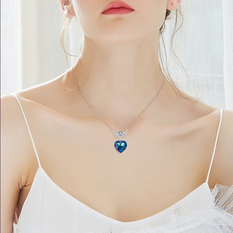 Exquisite Necklace for women Blue Crystal Heart Necklace