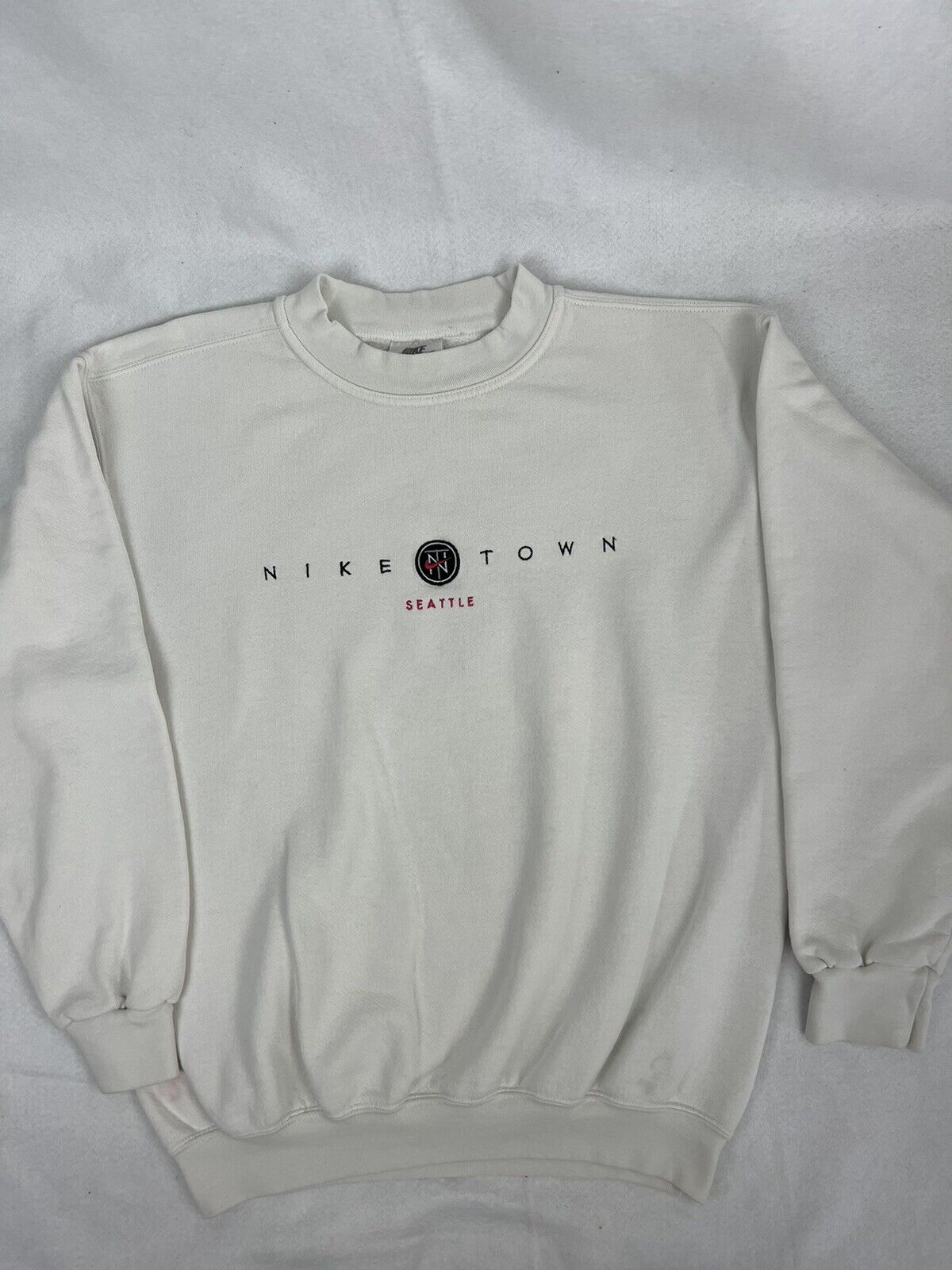Vintage 90s Nike Town Seattle White Sweatshirt Si… - image 1