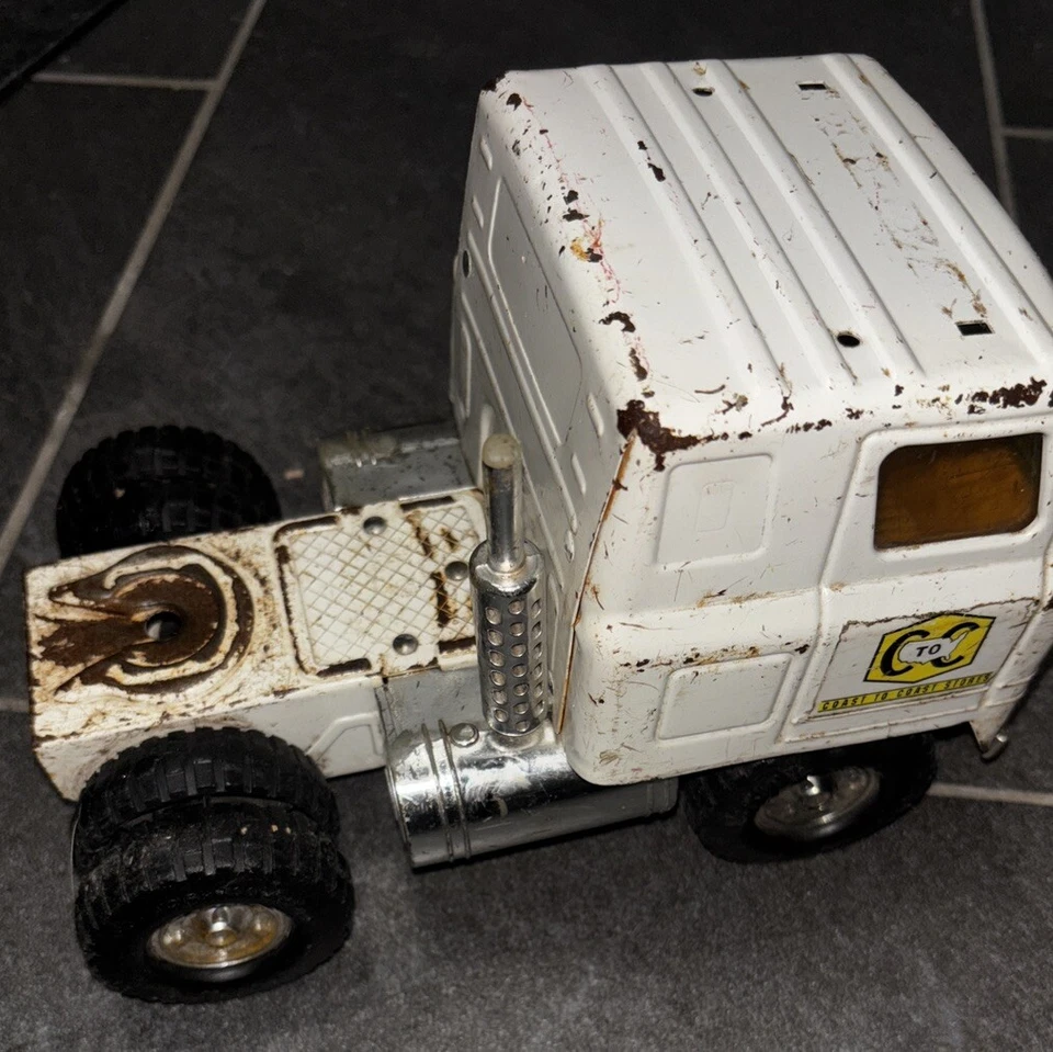 ERTL International VNTG cabina de eje único sobre semi blanco Foto 4 de 4