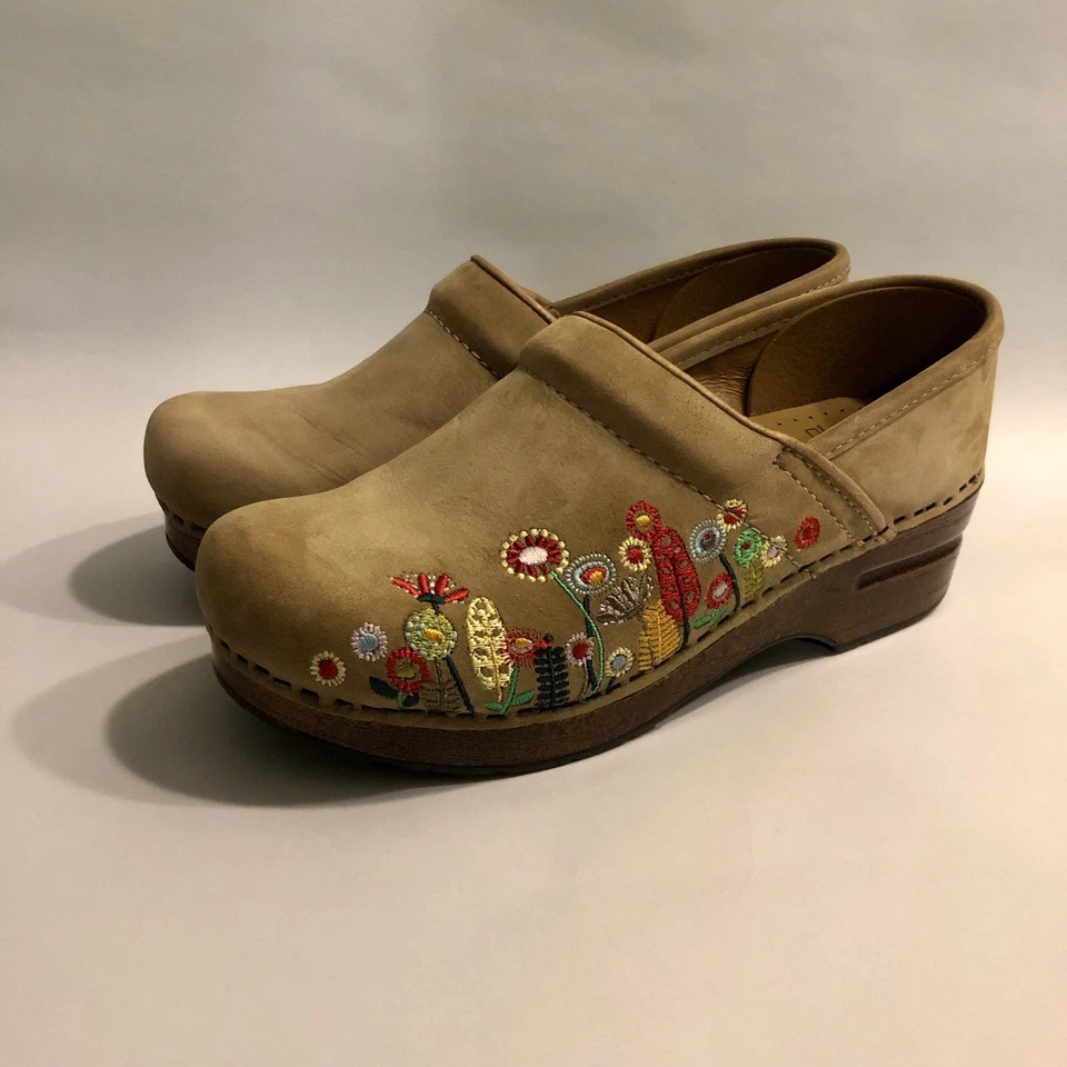Tamancos femininos Dansko 37 florais 7 bordados de couro casual boho bronzeado - Imagem 4 de 4