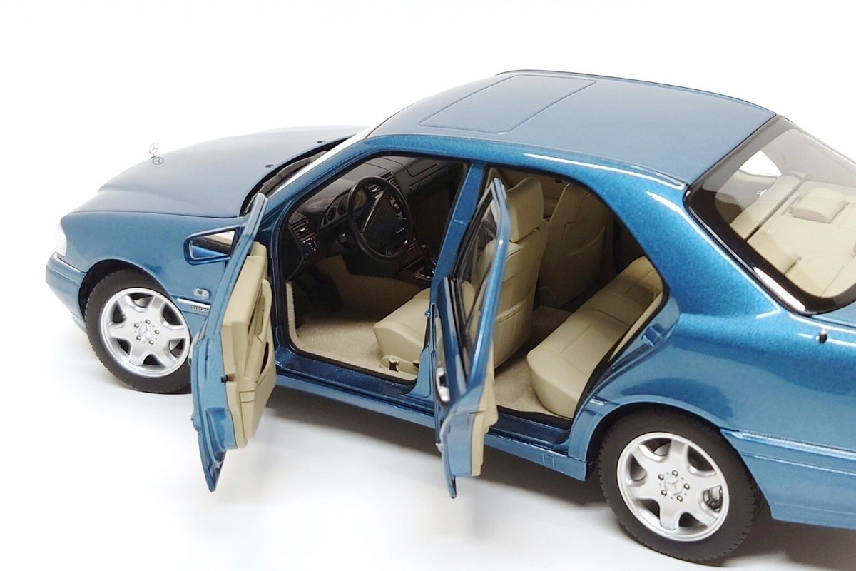 Norev 1:18 Mercedes-Benz C200 (W202) in Aquamarine Blue Norev 1:18 Mercedes-Benz C200 (W202) in Aquamarine Blue