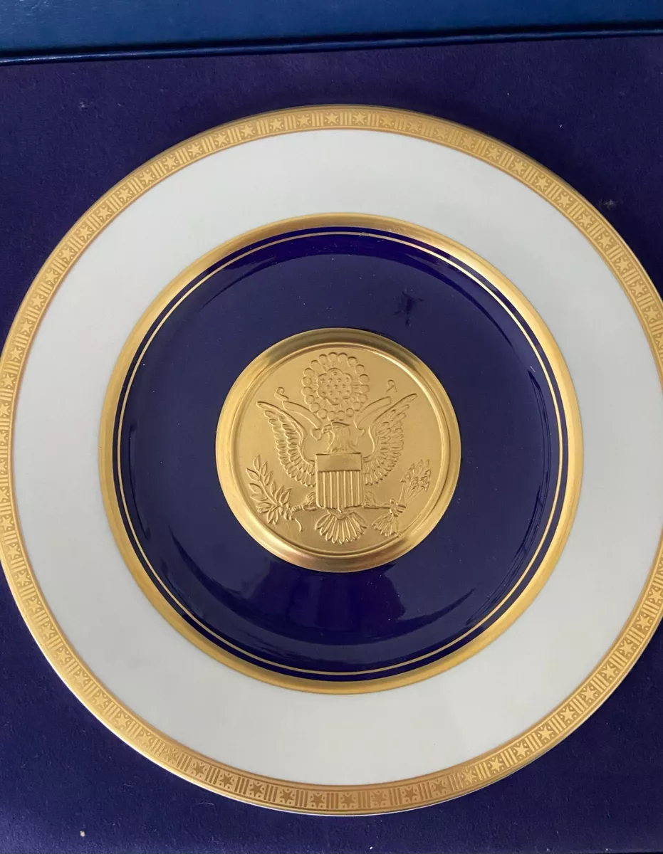 The Great Seal of the United States Commemorative Plate by Pickard China of  USA