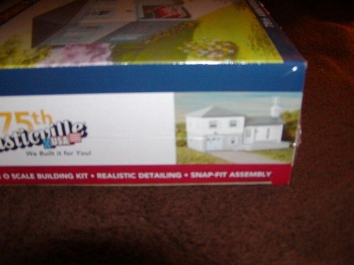 Bachmann 45633 Plasticville USA Kit Split Level House 75th Anniversary O 27 Seal - Picture 11 of 17