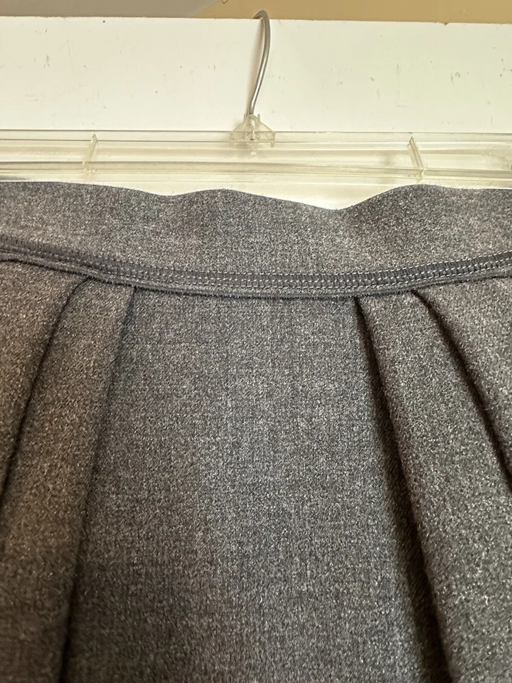 FALDA LANA GRIS DOLCE y GABBANA, TALLA 42 Foto 3 de 4