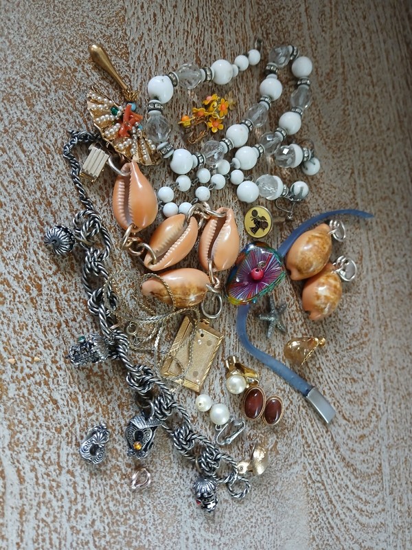 Lot Of Broken Jewelry Beads Rhinestone Pearl Single Earrings & Cifflinks Shells 