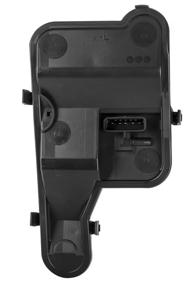 Placa conector luz trasera regular TYC 11-5912-20 se adapta a 99-05 Pontiac Grand Am Foto 2 de 4