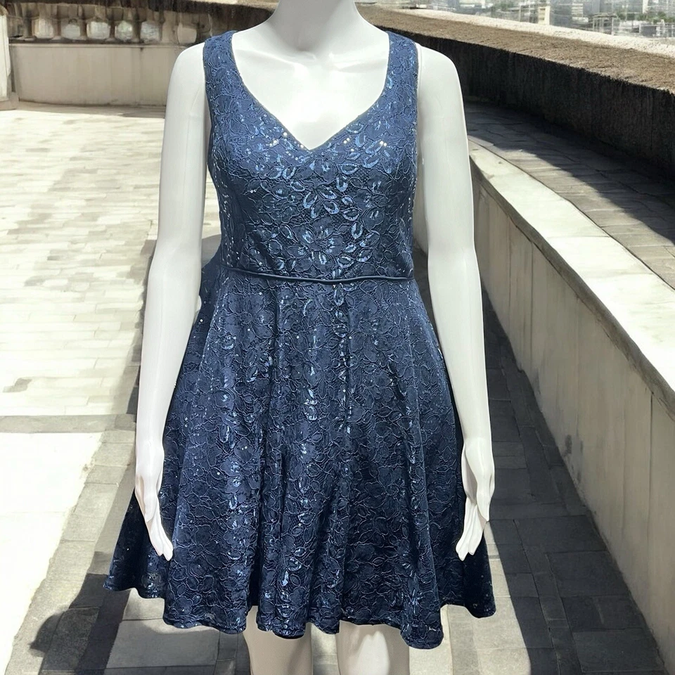 City Triangles 青少年正装海军蓝蕾丝亮片 11 码 — 第 2/4 张图片