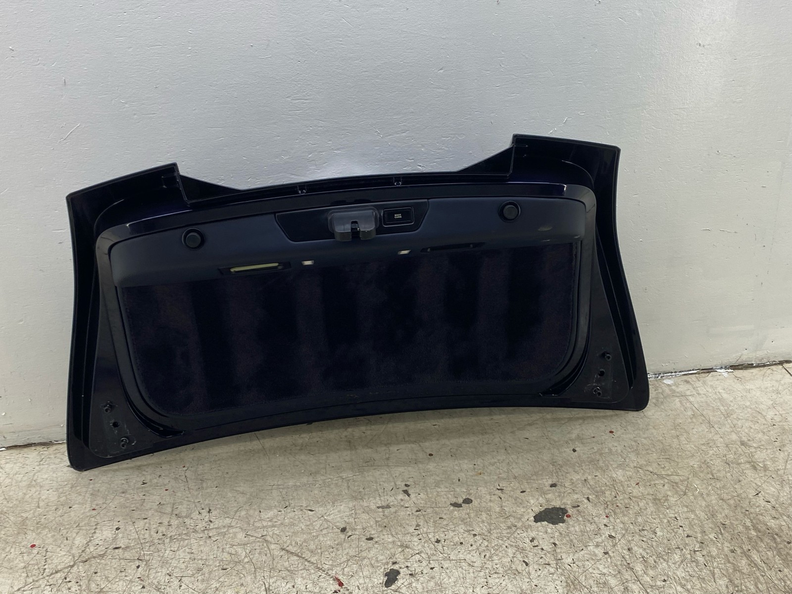 2010-2020 BENTLEY MULSANNE OEM REAR TRUNK DECK LID ASSEMBLY W/ CAMERA