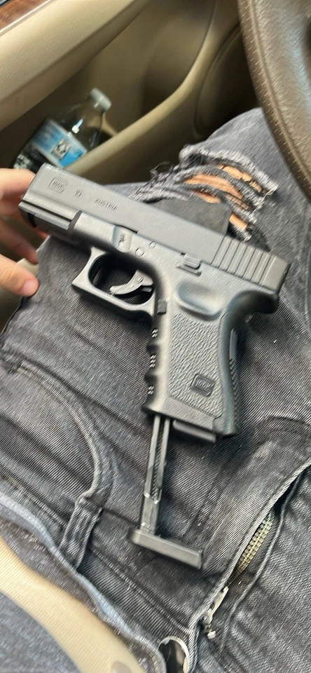 Glock 19 BB Gun Style Replica co2 - Image 4 of 4