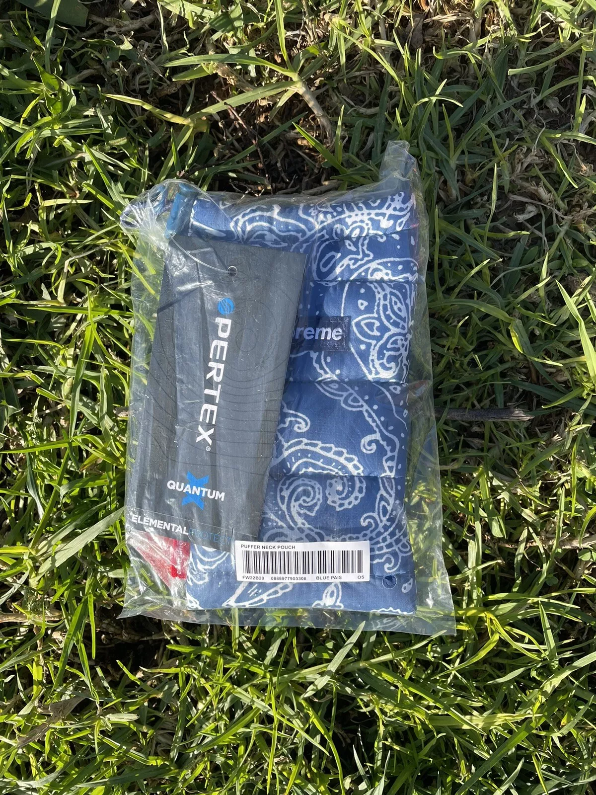 Pochette à col tampon suprême   Paisley bleu FW22 EN MAIN DSWT
