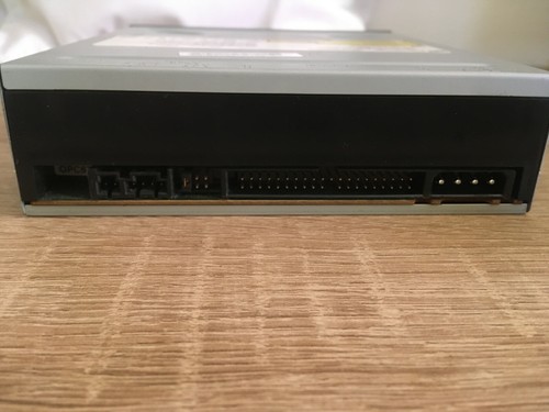 Hitachi LG GSA-H20L DVD Writeable CD-RW Drive - Afbeelding 3 van 3