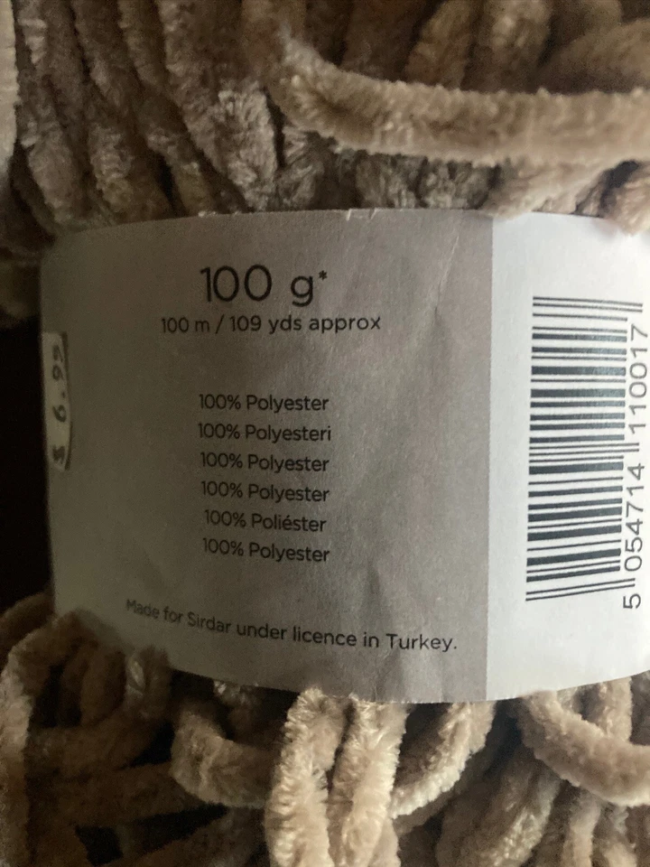 SIRDAR SMUDGE Chenille Yarn - 2 Skeins - Color #001 Plush - Beige - Image 4 of 4