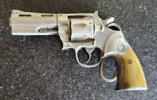 Gun Revolver Vintage 1978 Bergamot Brass Works USA Belt Buckle # L-156