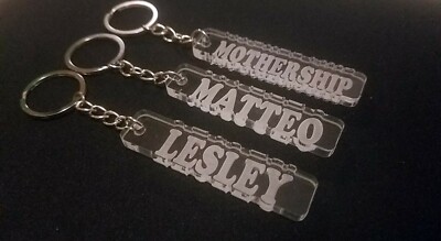 Schlüsselanhänger personalisiert Geschenk Name Acryl Laser geschnitten und graviert