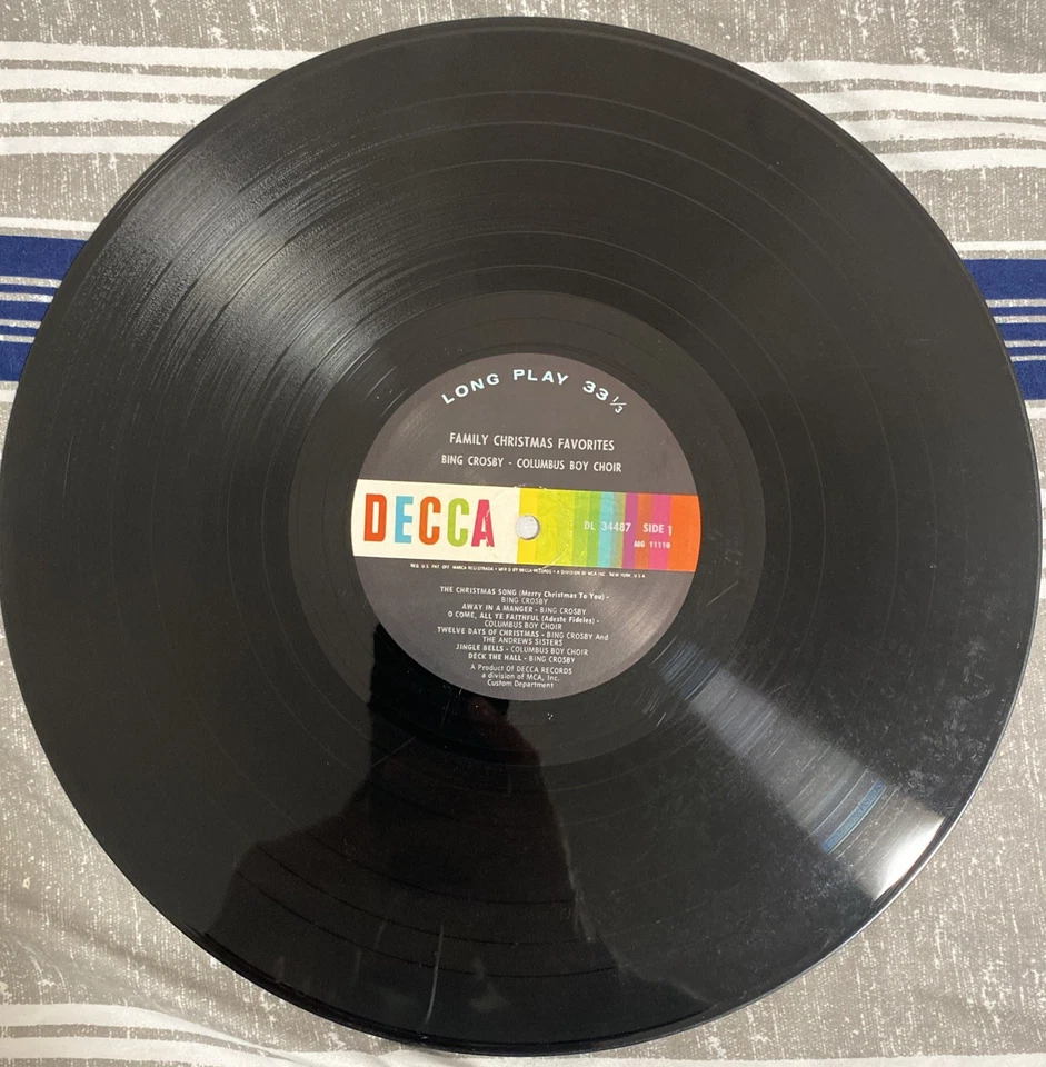 Bing Crosby and The Columbus Boychoir Family Christmas Favorites Vinyl Record - Image 4 of 4