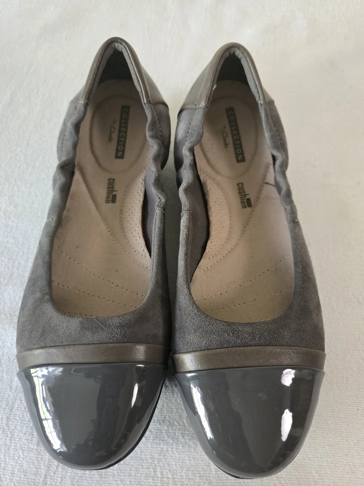 Clarks Mujer Gamuza Ballet Pisos Charol Puntera Cottagecore Clásico Silencioso Lujo Foto 3 de 4