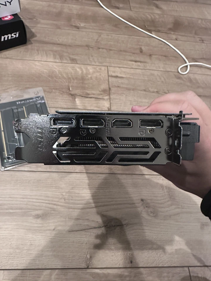 COMBO MSI NVIDIA GeForce GTX 1660 Super 6GB GDDR6 PCI Express 3.0 16gb ddr4 ram Foto 4 de 4