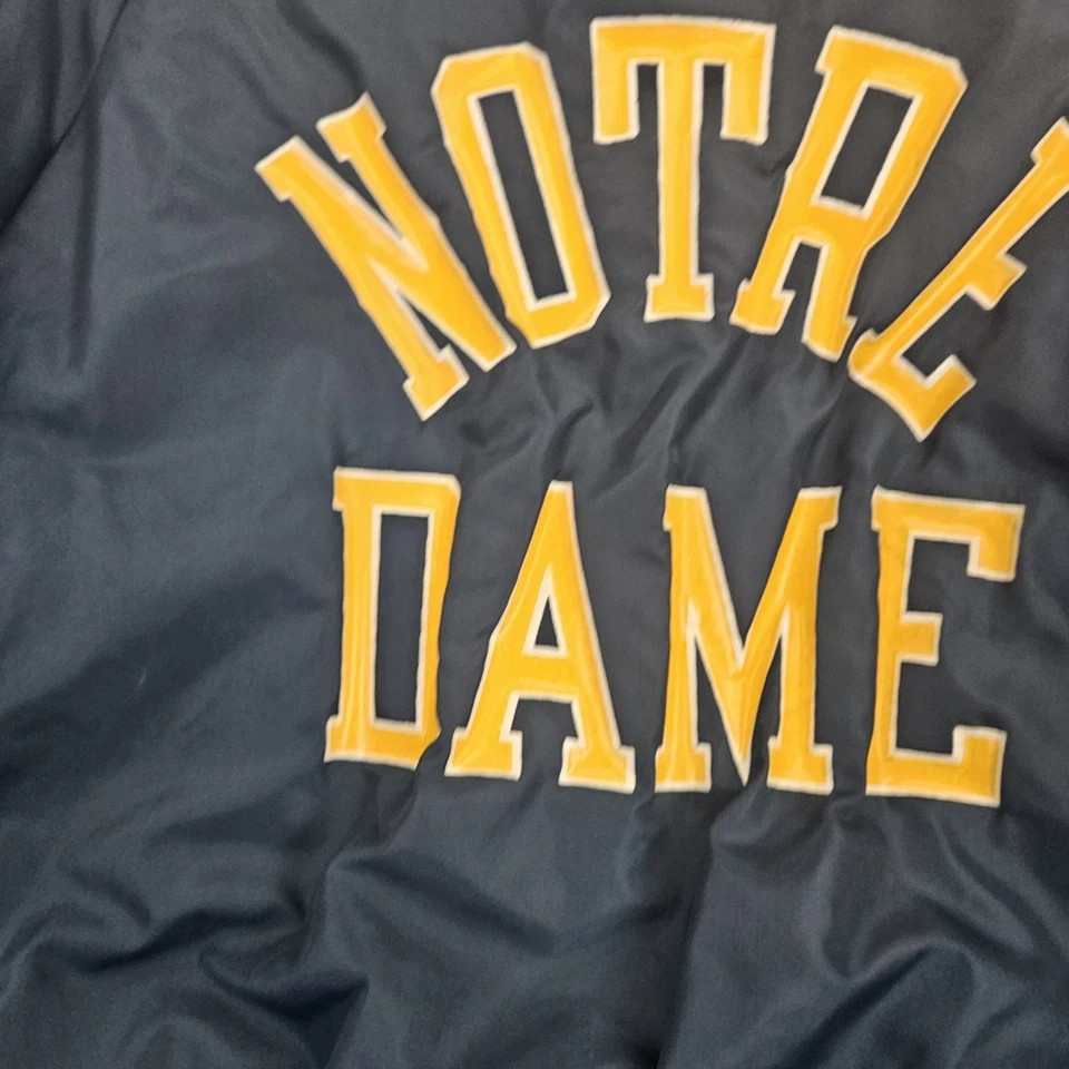 Chaqueta de bombardero vintage Champion Notre Dame lucha irlandesa NCAA botón a presión talla XL Foto 2 de 4