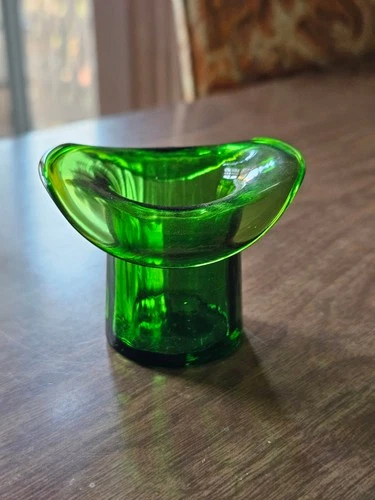 Vintage Hand Blown Blenko EMERALD Green Translucent Glass TOP HAT
