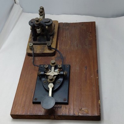 Telegraph Sounder & J 38 Key On Board Signal Electric MFG CO Untested Morse Code