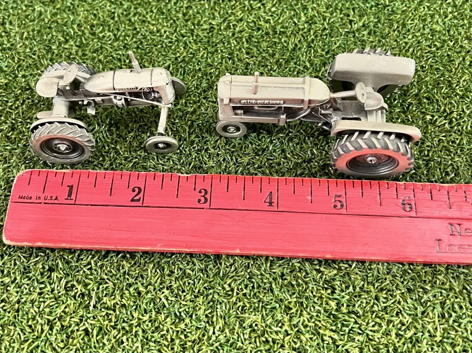 (2) Allis Chalmers Pewter Tractors Spec Cast 1/43 Scale D-17 & Model A Deutz ac - Image 2 of 4