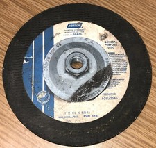 NORTON 7" X 1/4" X 5/8" - 11 GRINDING WHEEL A8633645