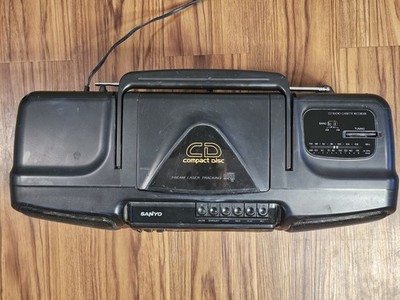 Vtg 1993 Sanyo MCD-Z1 Boombox AM/FM Radio CD & Cassette Player