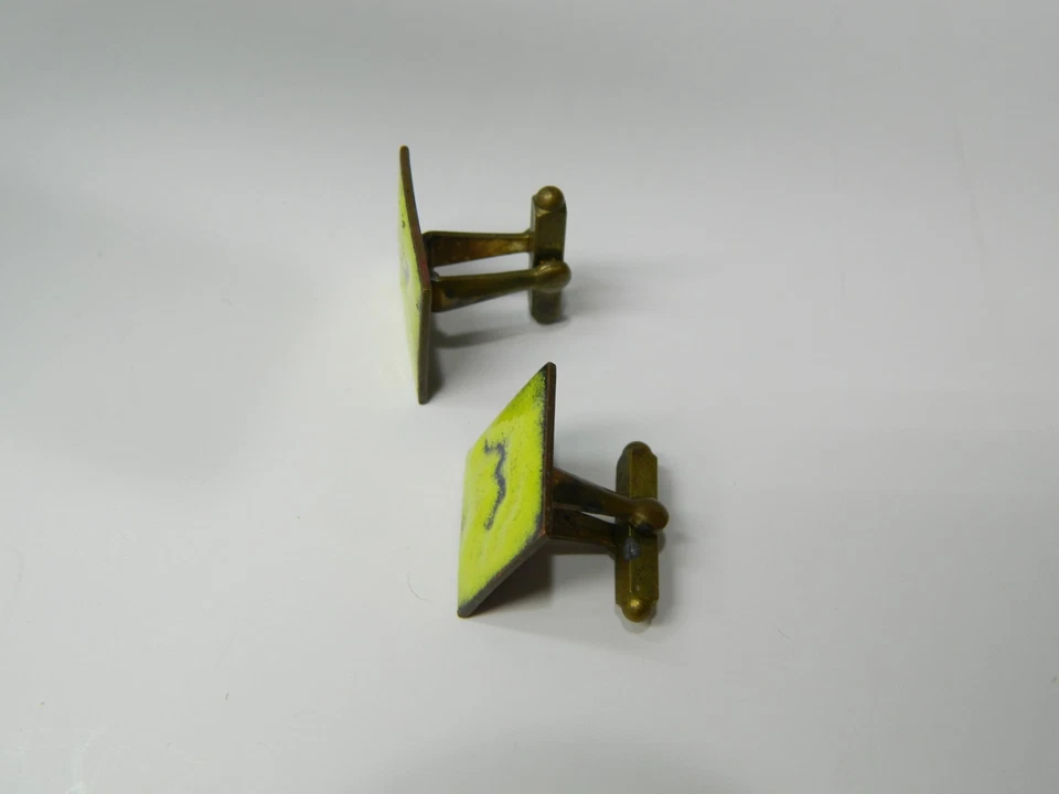 Gemelos Art Deco esmaltados amarillos vintage en cobre Foto 2 de 3
