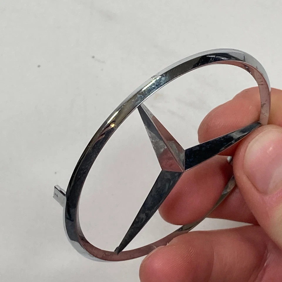 1996-2002 Mercedes-Benz E430 Center Wheel Cap Rear Passenger Side Plastic Silver - Image 2 of 4