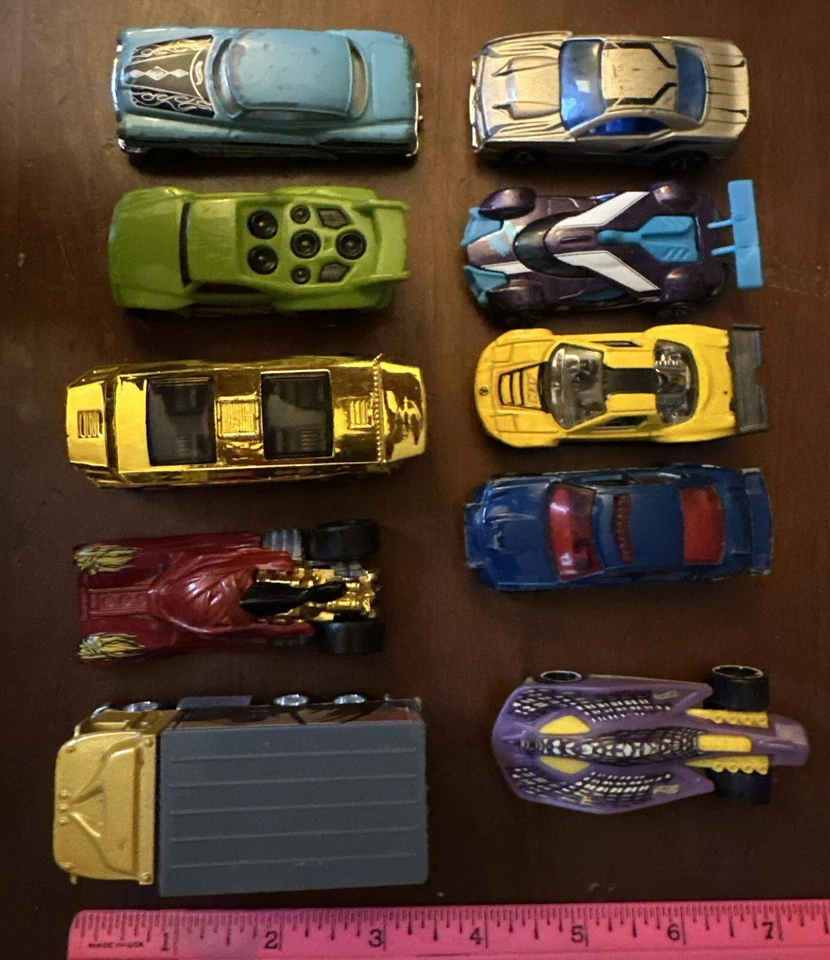 Lote de coches de juguete Hot Wheels: 10 coches surtidos diez; excelente estado, 2 coches de Star Wars Foto 2 de 4