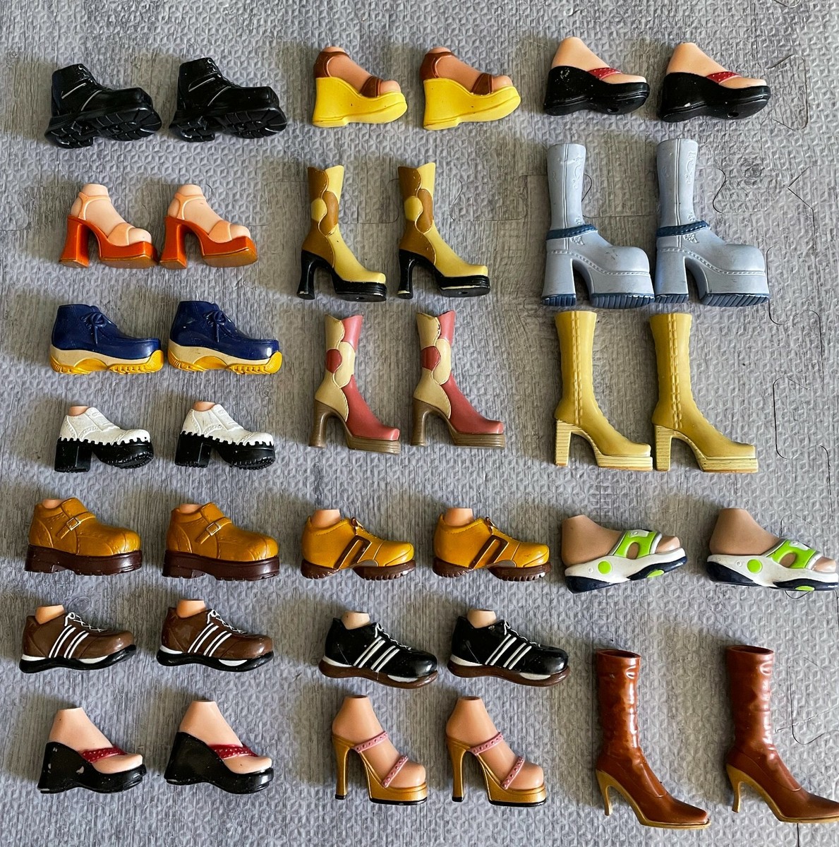 Bratz 9体(セット売りのみ可) s-l1200.jpg