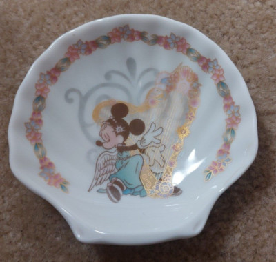 DISNEY RESORT TOKYO DISNEYSEA MINNIE MOUSE SHELL PLATE 4 x 3.5''