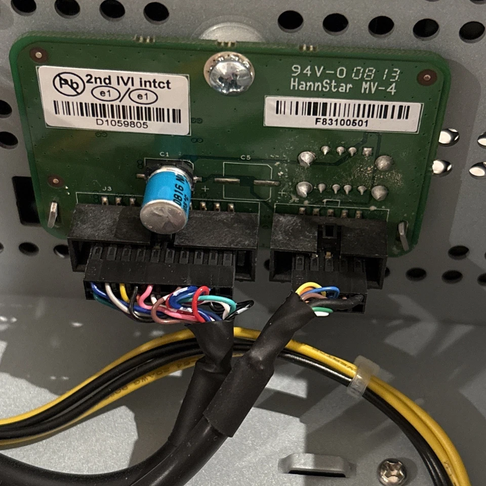 Intel SS4200-E Entry Storage System w Manual, CD, Cables, Never Used - Image 3 of 4