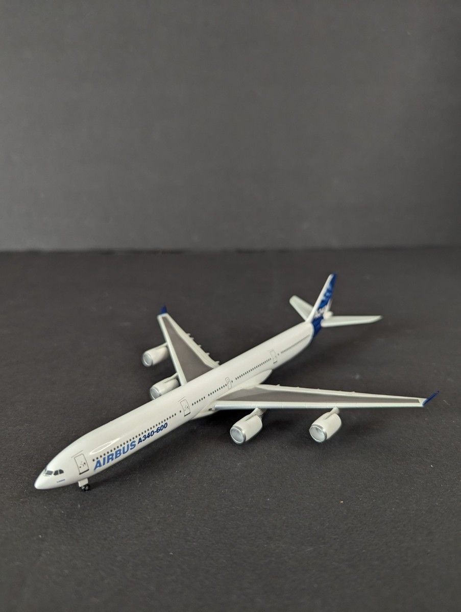 DRAGON WINGS エアバス A340-600 Dragon Wings Airbus A340-600 Factory Livery 1/400 Scale