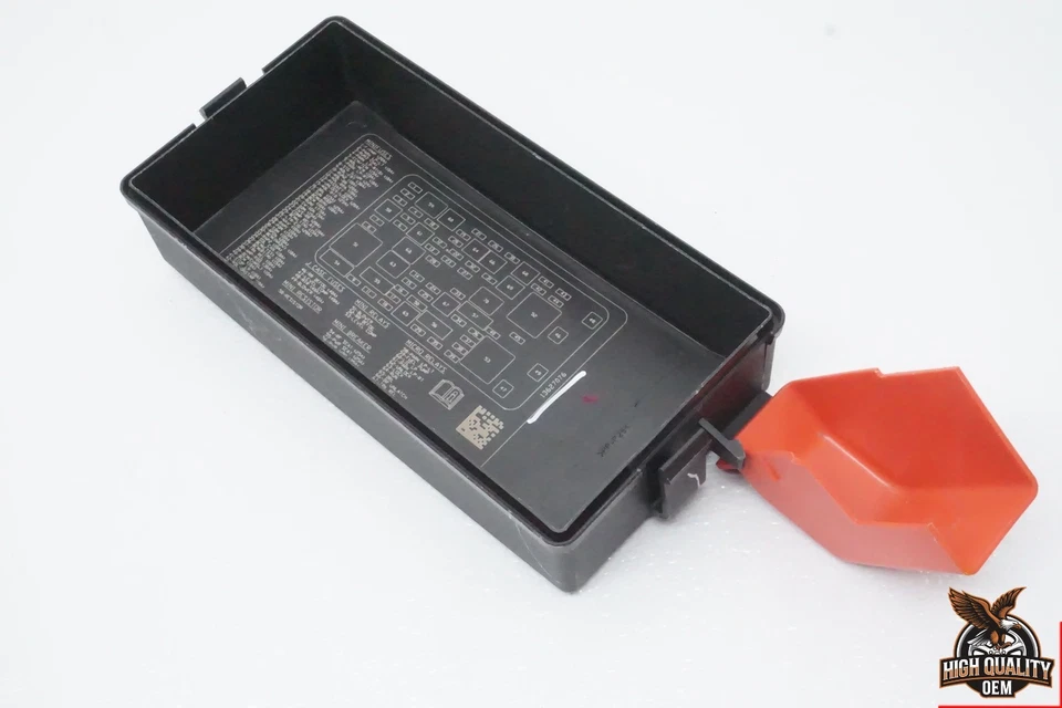 2008-2011 CADILLAC DTS BUICK LUCERNE REAR UNDER SEAT FUSE BOX ASSEMBLY 13712251 - Image 4 of 4