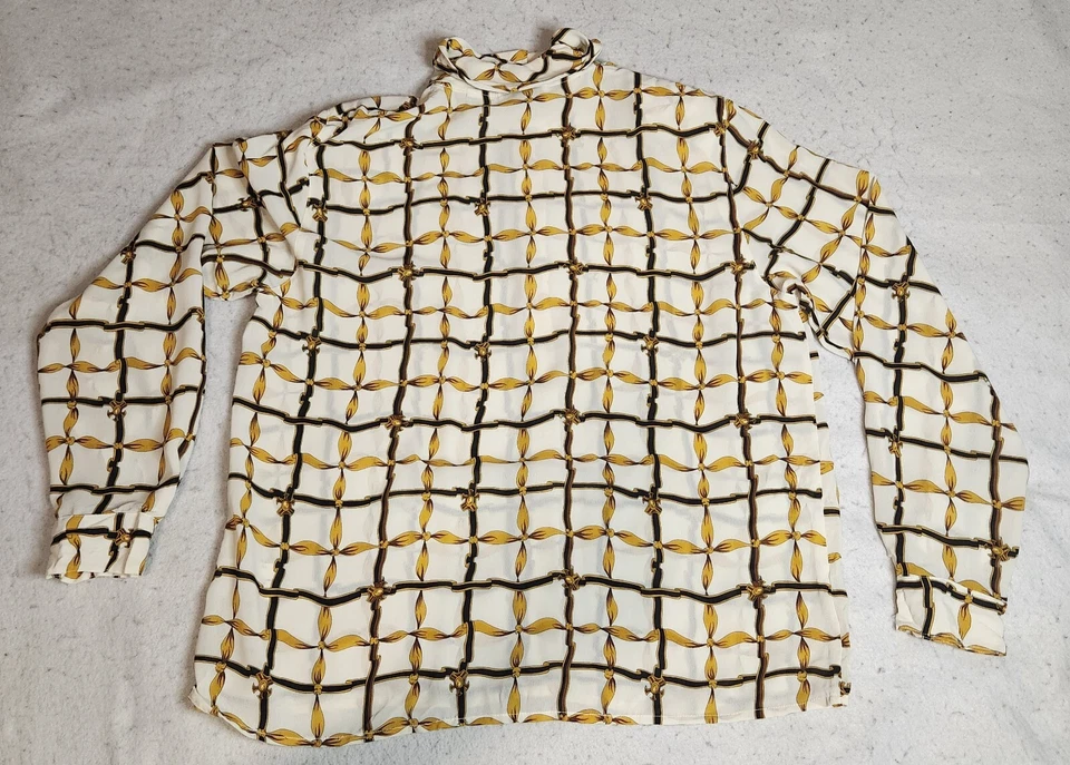 Blusa para mujer Le Caviar talla L blanca con estampado de cadena almohadillas para el hombro con botones nueva sin etiquetas Foto 4 de 4