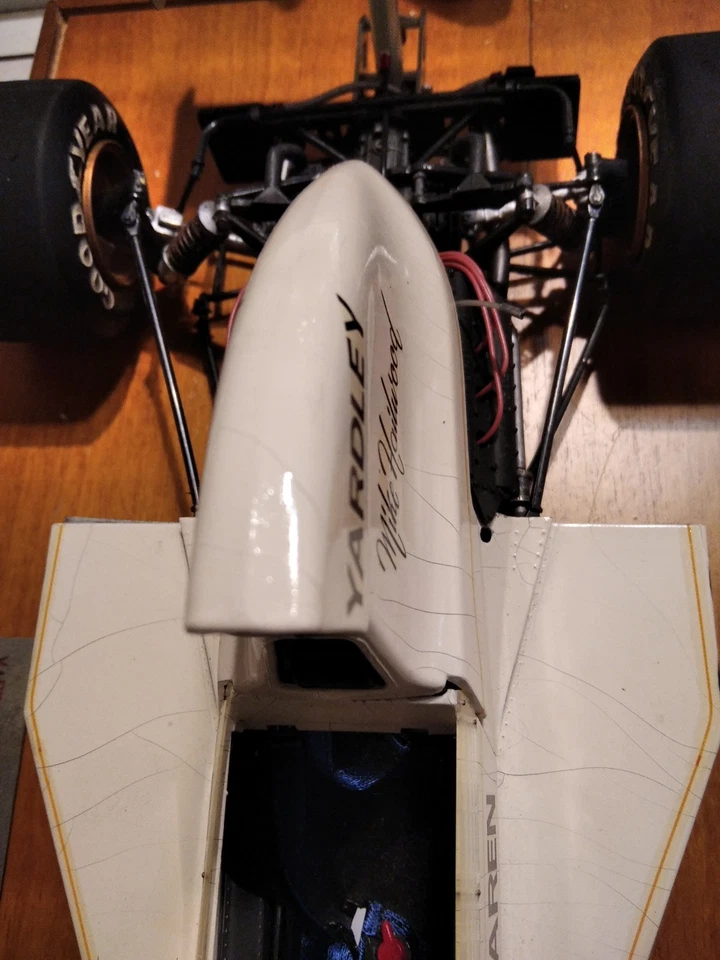 TAMIYA 1/12- YARDLEY MC LAREN M23-VERNICE E RETROTRENO NON PERFETTI (RIPARABILI) - Immagine 4 di 4