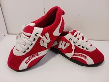 Wisconsin Badgers Comfy Feet Sneaker Slippers Mens Size SM 5-6 Soft Red